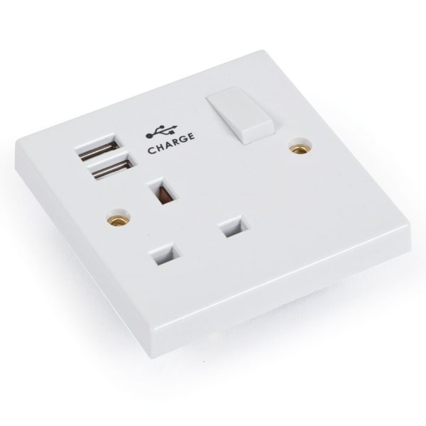 Single Socket c/w USB